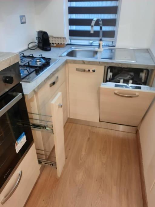 מילאנו N&Ghomesweethome Raffaelloelegante Appartamento Ideale Casa Vacanze Affari מראה חיצוני תמונה