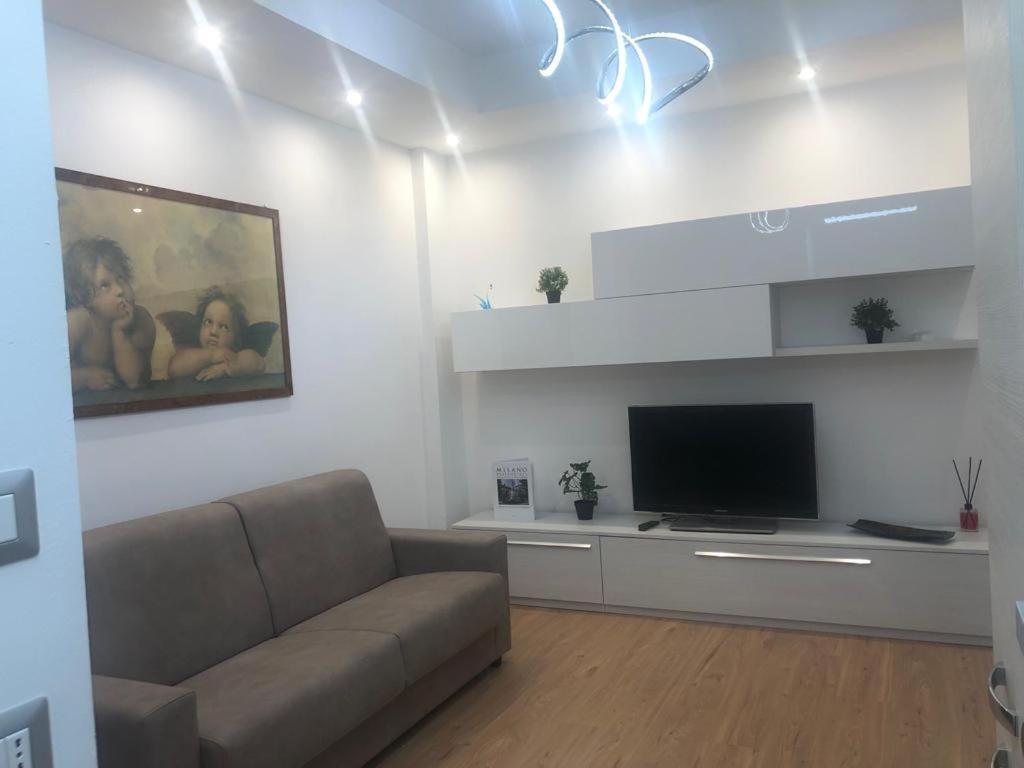 מילאנו N&Ghomesweethome Raffaelloelegante Appartamento Ideale Casa Vacanze Affari מראה חיצוני תמונה