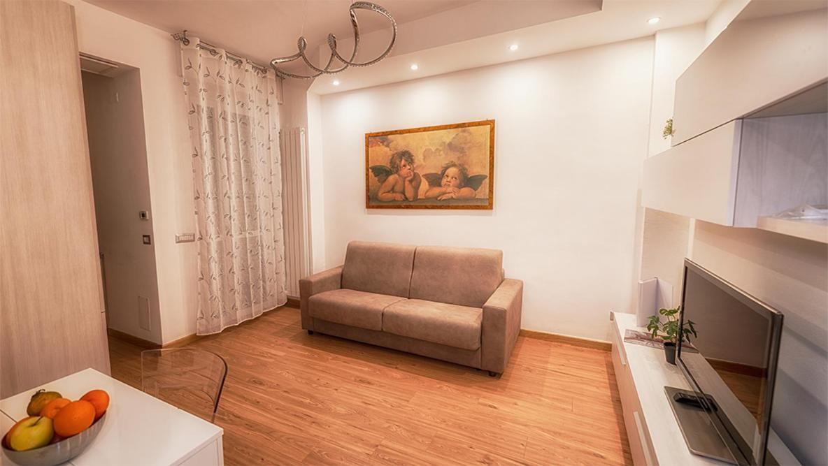מילאנו N&Ghomesweethome Raffaelloelegante Appartamento Ideale Casa Vacanze Affari מראה חיצוני תמונה